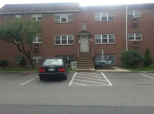 421 College Dr, Edison, NJ 08817