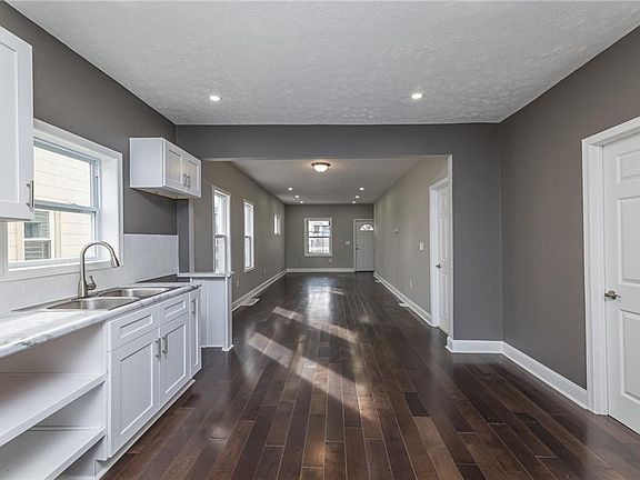 5th image of 3924 Trowbridge Ave