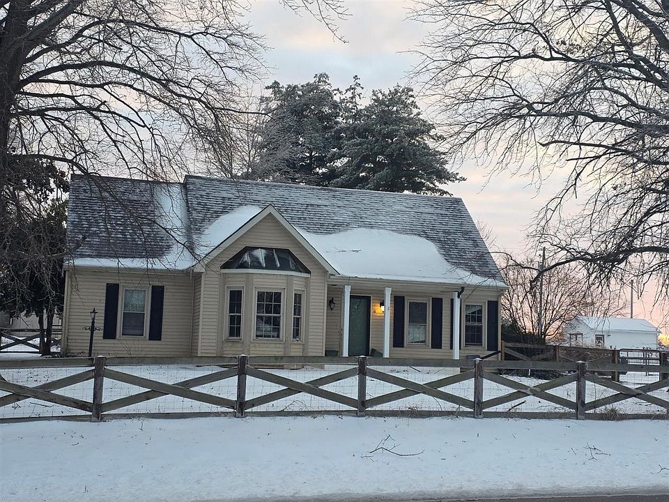 1st image of 679 Collett Rd