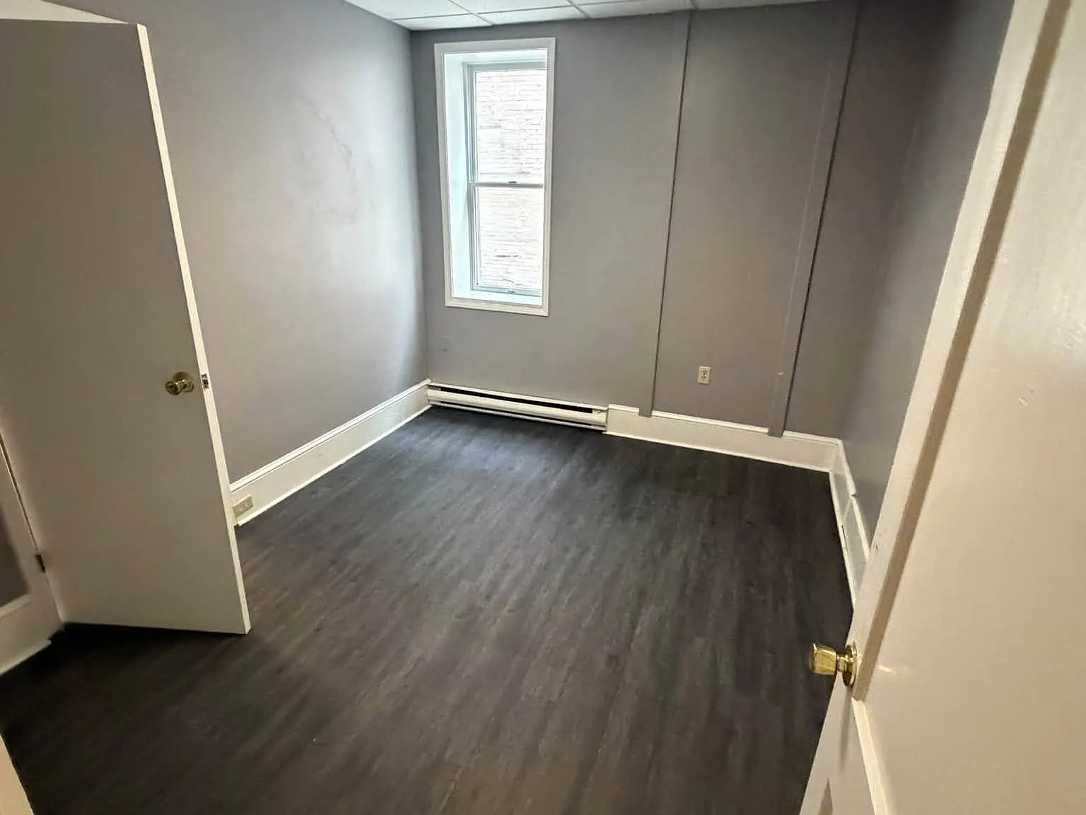 3 bed, 900 sqft, $1,000 — Photo 4