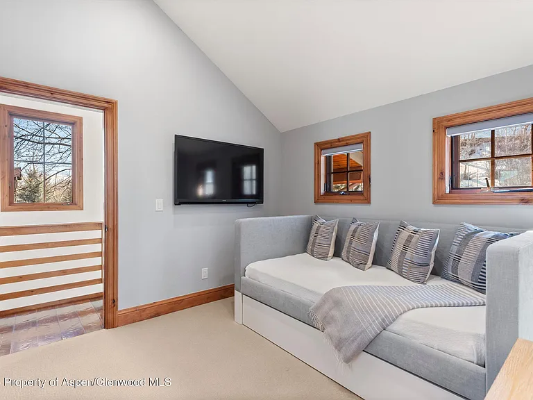 364 Ridge Rd — Photo 41