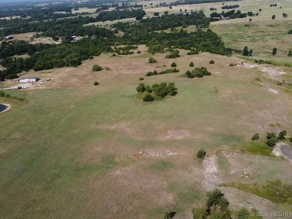 5700 W 14th St, Sulphur, OK 73086