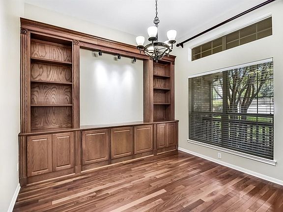 5th image of 15812 Double Eagle Dr
