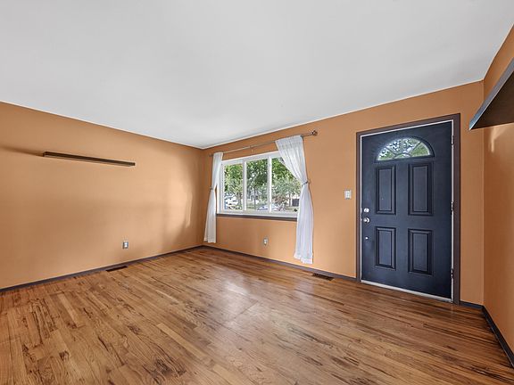 4th image of 1240 Pageant Ave