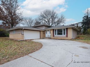 5S661 Buttonwood Ct, Naperville, IL