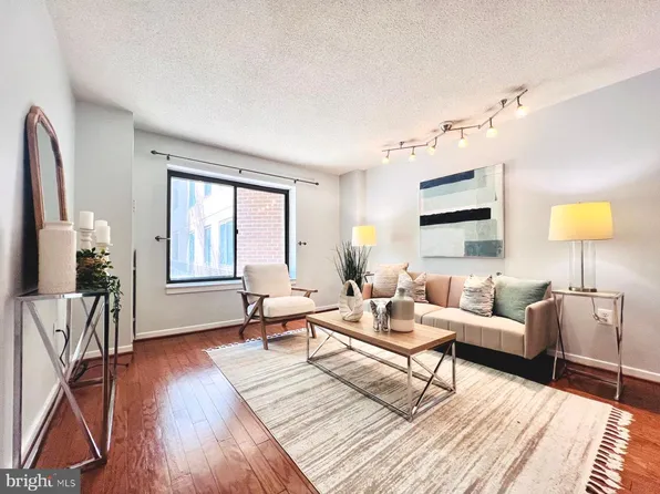 2111 Wisconsin Ave NW APT 110, Washington, DC 20007