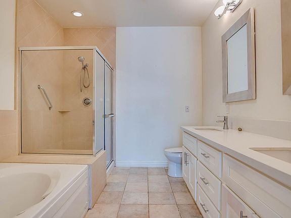 2nd image of 4100 Wilshire Blvd APT 207