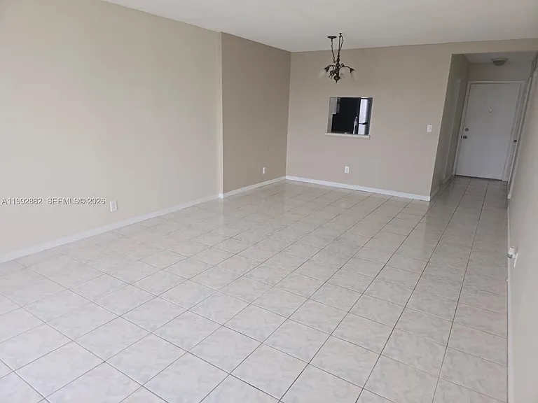 320 NE 12th Ave #703 — Photo 21