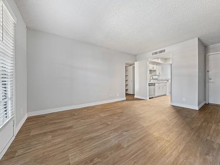 Villatree Apartments — Photo 5