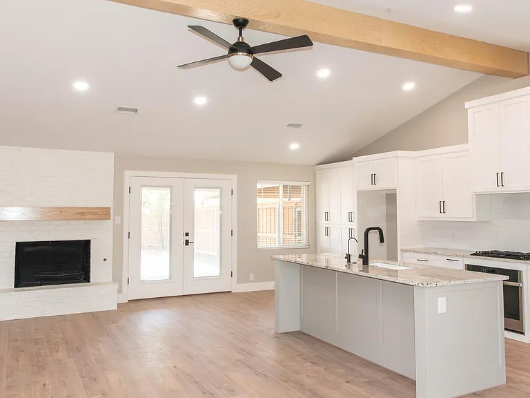 2601 Goddard Dr — Photo 5