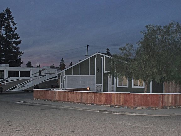 3rd image of 5510 W Harter Ave