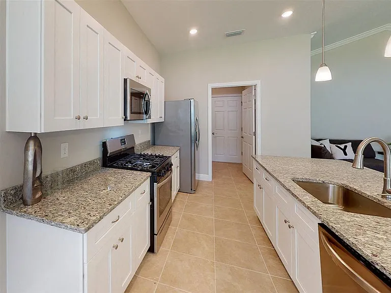 Eleven Oaks — Photo 10