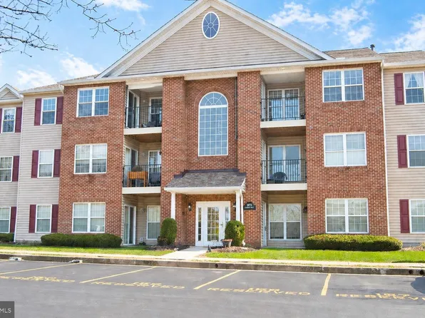 3870 Normandy Dr APT 2C, Hampstead, MD 21074