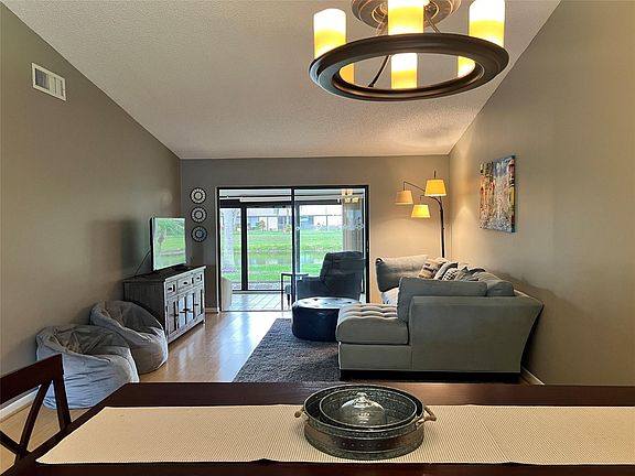 4th image of 1027 Green Pine Boulevard #C