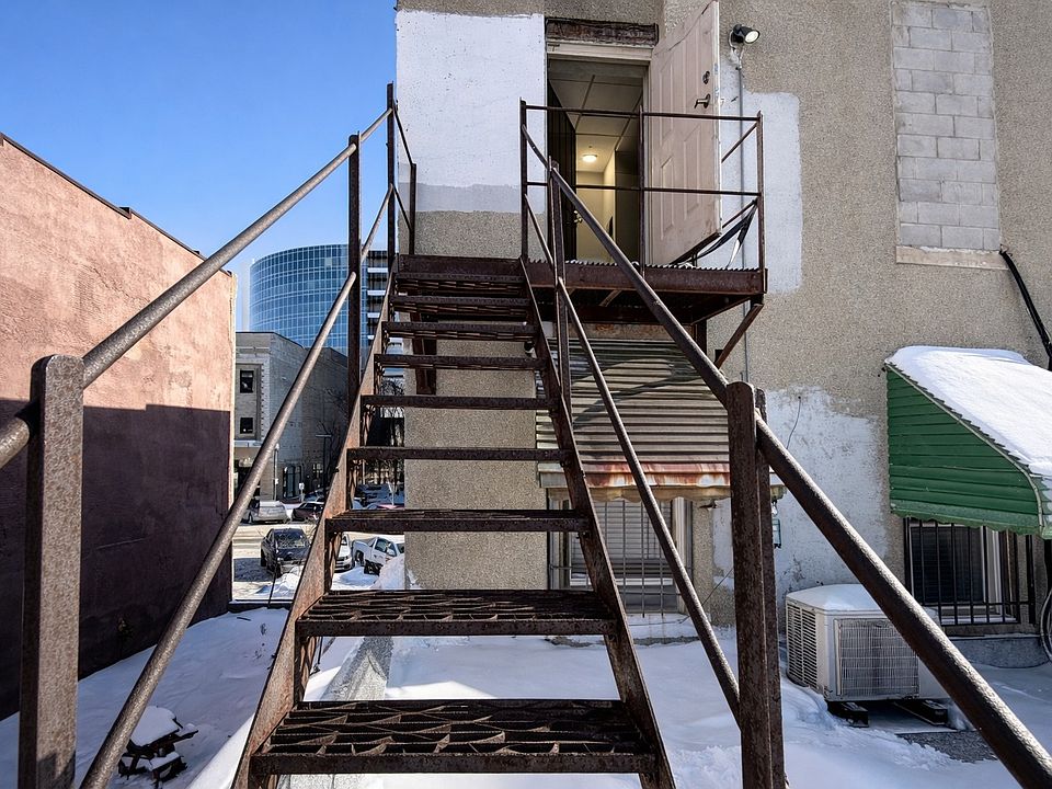 1st image of 353 W Huron St #3