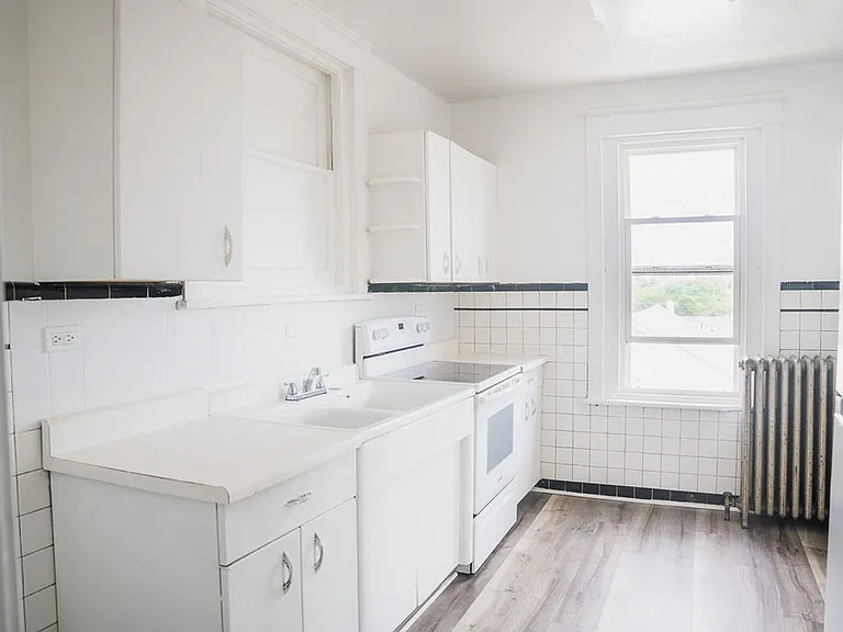 702 St. John Street — Photo 10