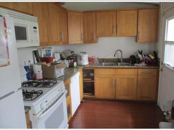 3rd image of 1194 Saratoga Ave