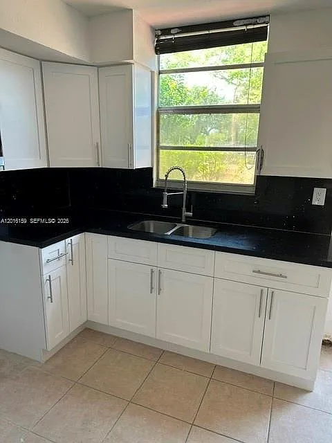 Building Photo - 6166 SW 68th St #23