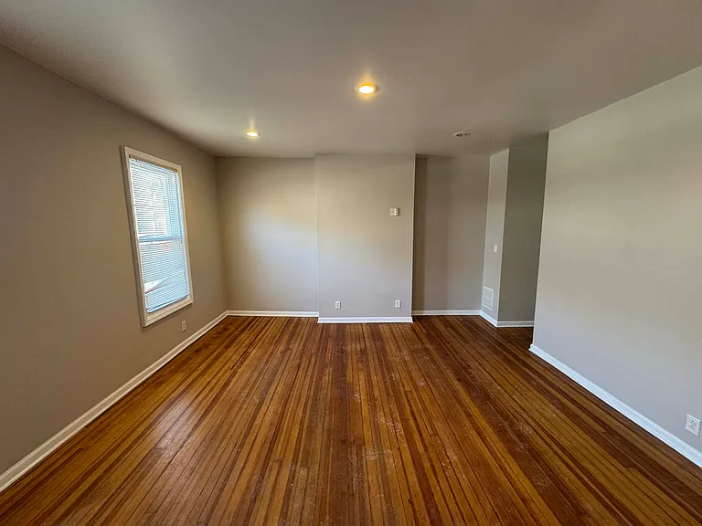 138 Pawling Ave #138 — Photo 10