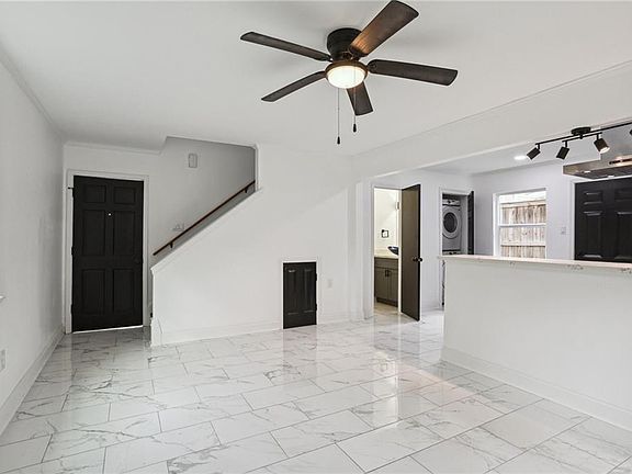 5th image of 2410 Baronne St APT D