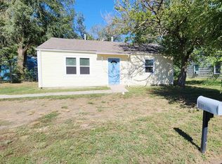 3206 E Oaklawn Dr, Wichita, KS 67216