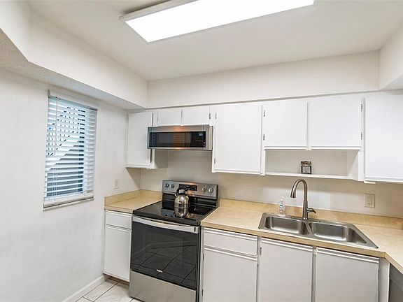 4th image of 19505 QUESADA AVENUE #NN101