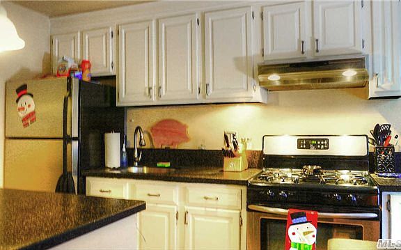 5th image of 66-09 Park Drive East