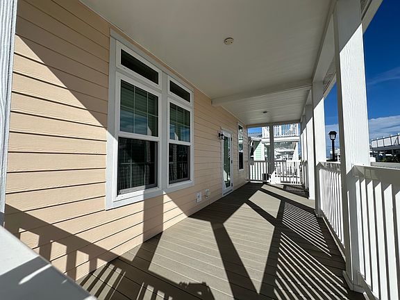 3rd image of 122 NE Bay Dr #122