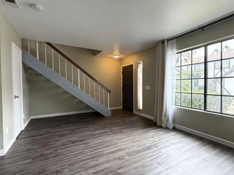 1013 W Linden St #11 — Photo 3