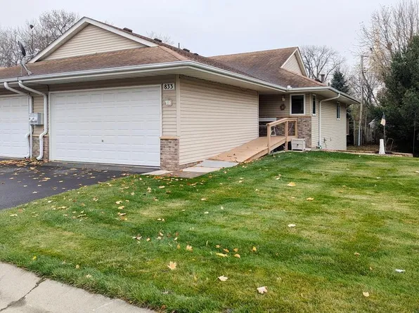 833 White Oak Ct, New Brighton, MN 55112