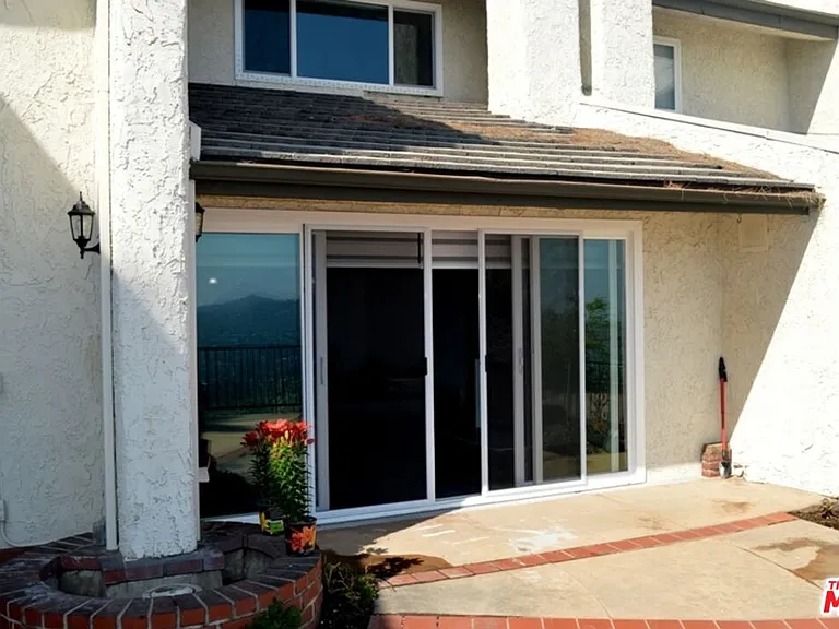 5425 Godbey Dr — Photo 3