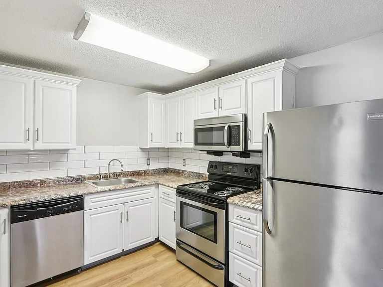 8-web-or-mls-135 Elm St 57-S0412-008