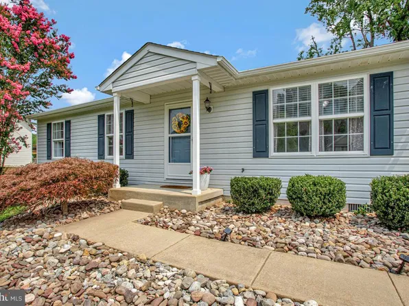 35466 Golf Course Dr, Mechanicsville, MD 20659