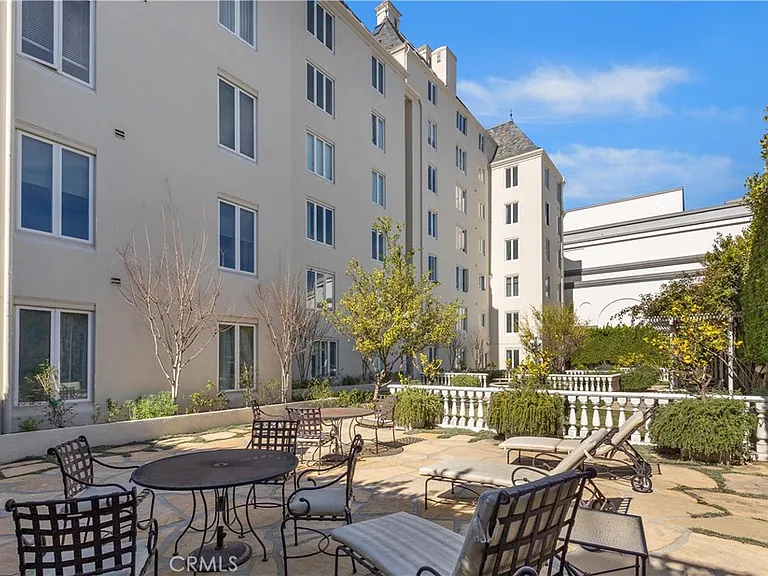 1424 N Crescent Heights Blvd #20 — Photo 42