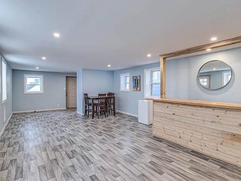 14 N Vassar Sq — Photo 30