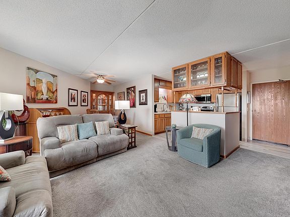 3rd image of 2601 Kenzie Ter APT 318