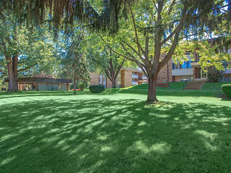 611 Regency Way — Photo 29