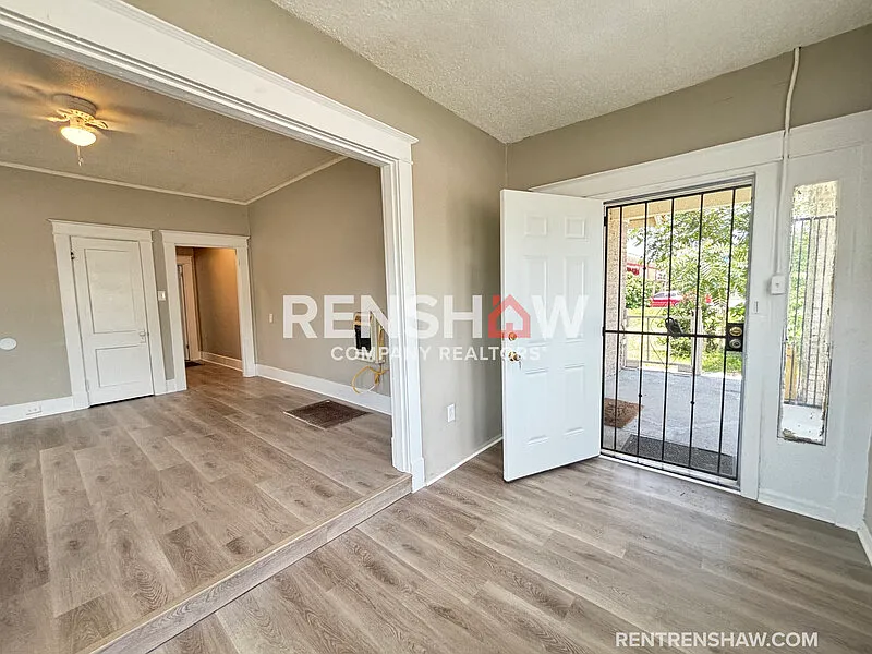 1 bed, 1.0 bath, 717 sqft, $995 — Photo 2