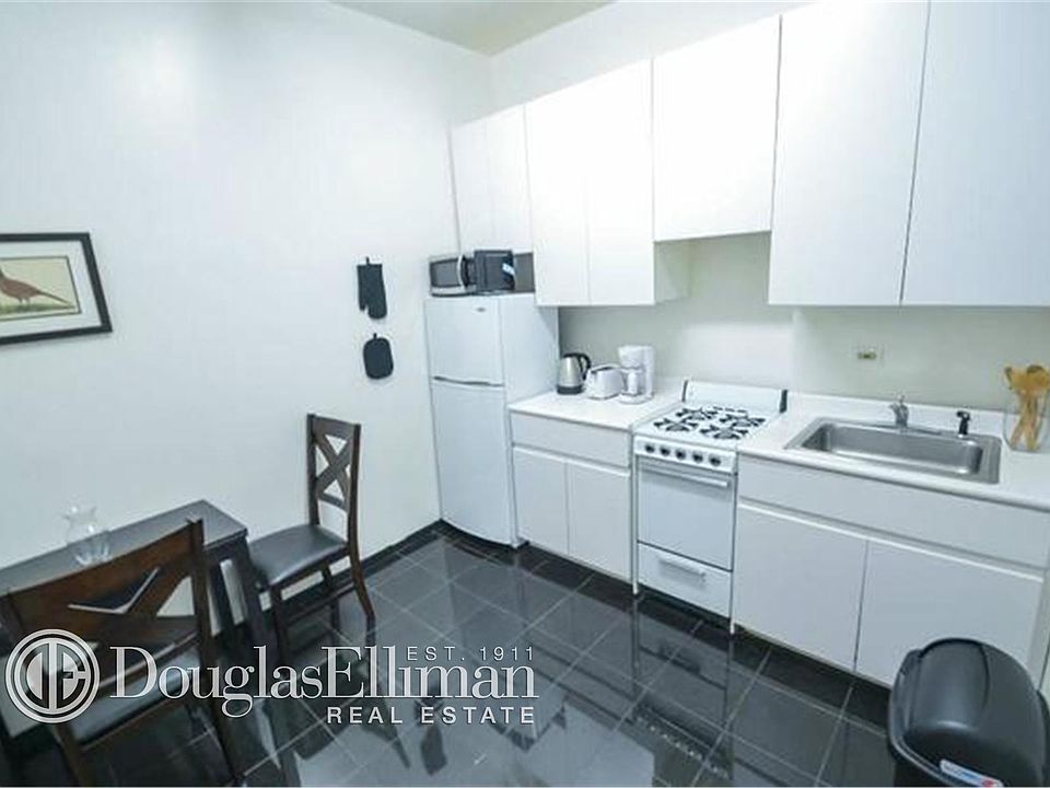 2nd image of 323 W 47th St APT 1B