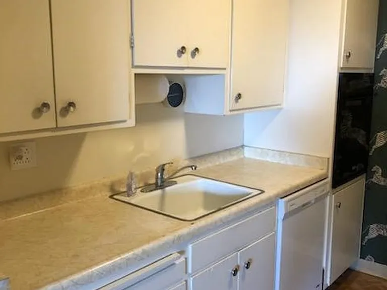1550 Walnut St #10 — Photo 7