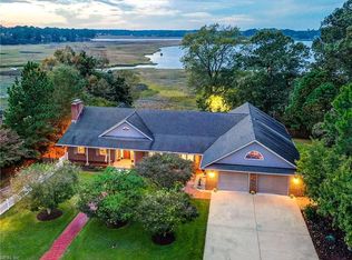 300 Ridgeland Dr, Smithfield, VA 23430