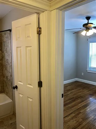 2803 Charlotte St — Photo 17
