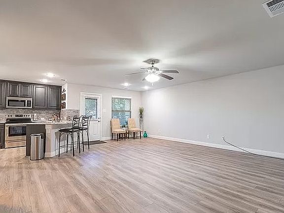 3rd image of 6804 Topaz Dr