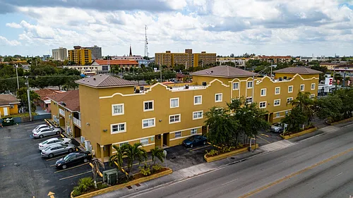 626 - Kina Hialeah Photo 1