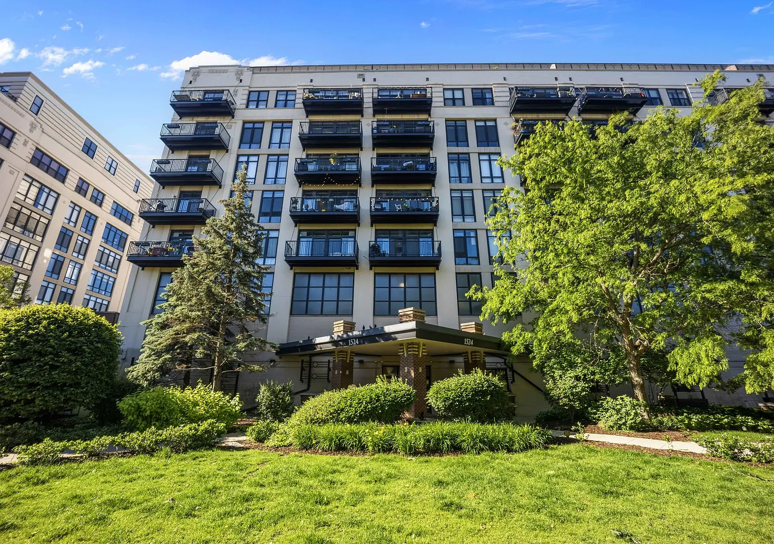 2 bed, 1200 sqft, $3,300 — Photo 1