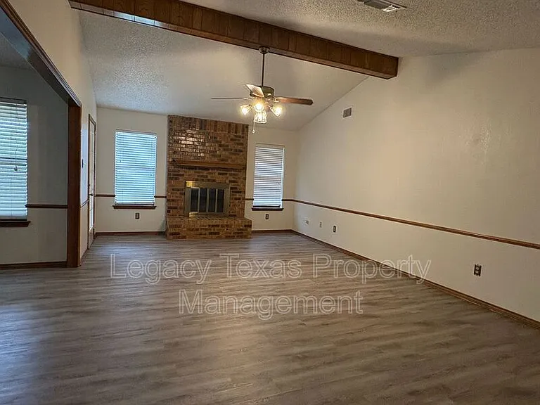 1203 Stonelake Dr — Photo 9