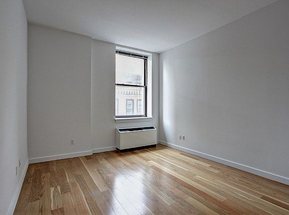 3rd image of 37 Wall St APT 17M