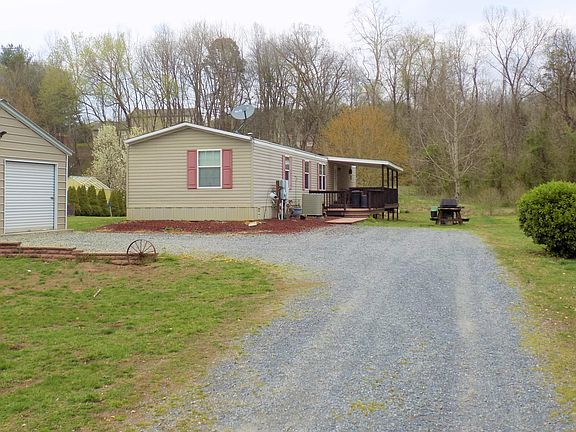 3rd image of 105 Hallies Rd