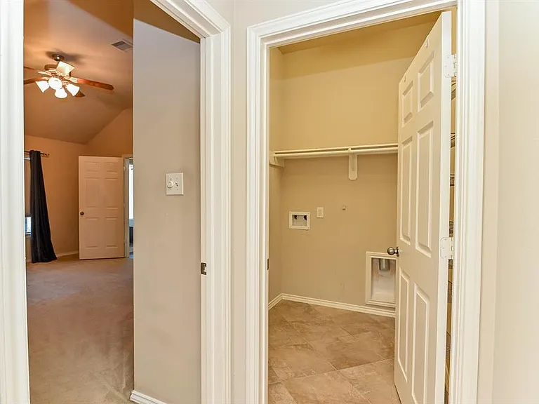 2106 Castle Gardens Ln — Photo 25