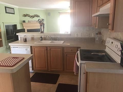 1st image of 201 W Rosewood Dr